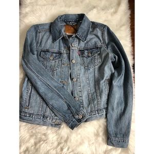 Levi’s Jean Jacket size L